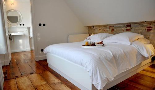 Standard Double Room with Bath