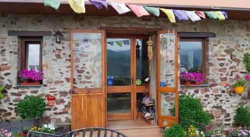 Double Room with Garden and Mountain View