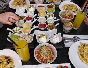 Queen Room with Shared Bathroom