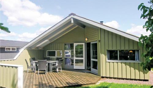 Three-Bedroom Holiday Home 