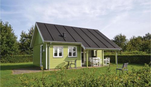One-Bedroom Holiday Home