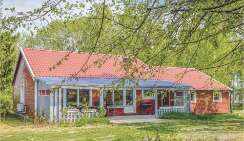 Three-Bedroom Holiday Home 