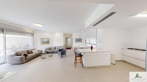 Apartment with Garden View