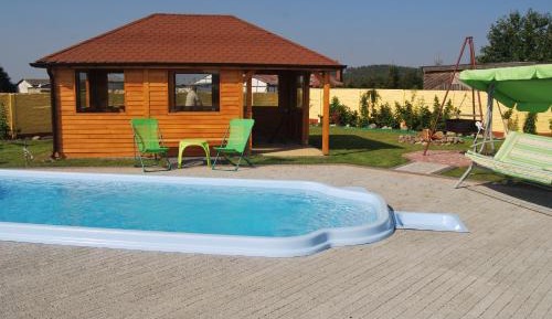 Apartment with Pool View 