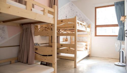 Mixed Dormitory Room
