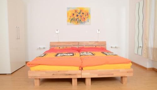 Studio with Kitchenette and Shared Bathroom