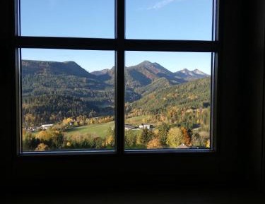 Apartment with Mountain View