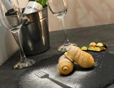 Quadruple Room with Private Bathroom