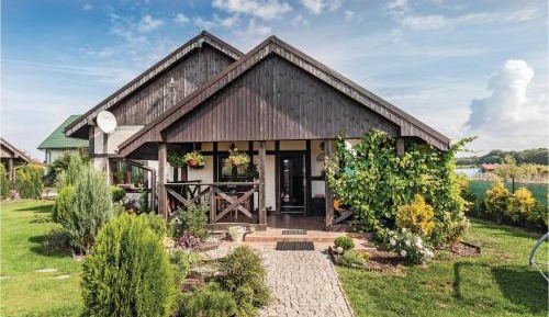 Three-Bedroom Vacation Home 