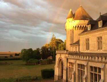 Deluxe Room (2 Adults + 1 Child)