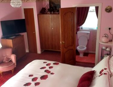 Large Double Room with Lounge