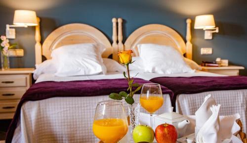 Double Room with Extra Bed (2 Adults + 1 Child)