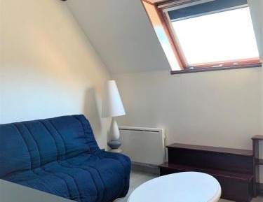 Apartment with Mountain View