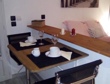 Deluxe Room (2 Adults + 1 Child)