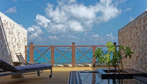 Deluxe Suite with Sea View