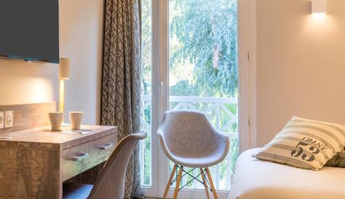 King Suite with Sofa Bed - Non-Smoking