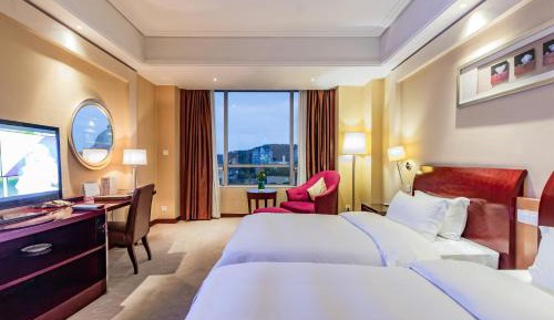 Superior Twin Room with City View