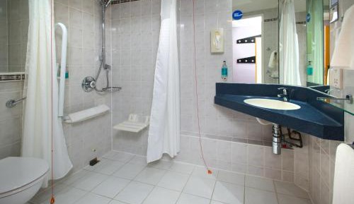 Double Room with Free Hot Breakfast - Accessible