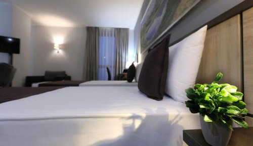 Deluxe King Suite with Sofa Bed