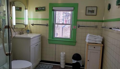 Quadruple Room with Private Bathroom