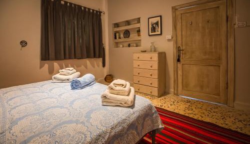 Deluxe Double Room (2 Adults + 1 Child)