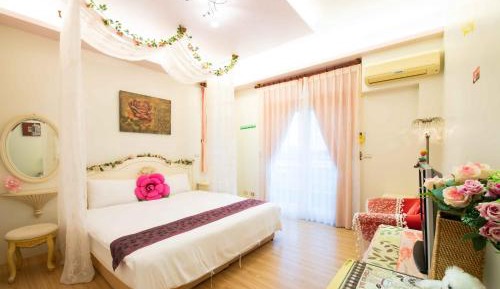 Deluxe Queen Room