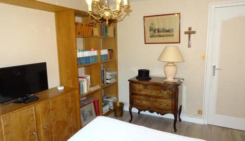 King Studio with Sofa Bed