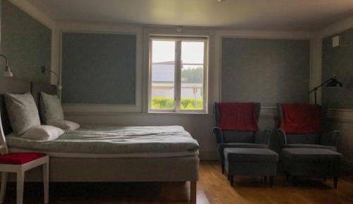 Family Room (2 Adults + 2 Children)