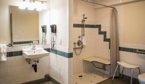 Queen Room - Disability Access