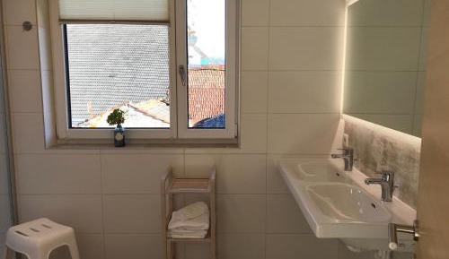 Apartment with Mountain View