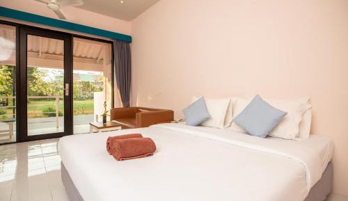 Deluxe Double Room (2 Adults + 1 Child)