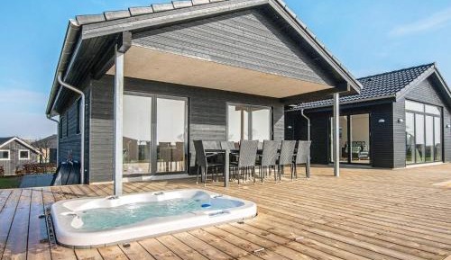 Four-Bedroom Holiday Home