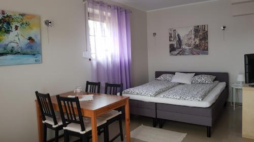 Standard Triple Studio