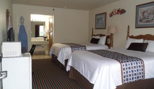Queen Room with Two Queen Beds - Non-Smoking