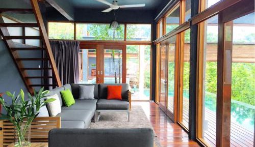 Bungalow with Garden View