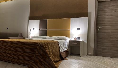 Deluxe Suite with Spa Bath