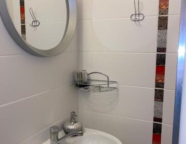 Deluxe Double Room (2 Adults + 1 Child)