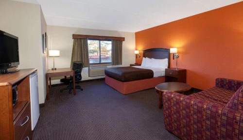 Queen Room - Non-Smoking