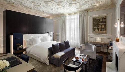 Executive Suite with private access to Jacuzzi, Sauna and Hamman