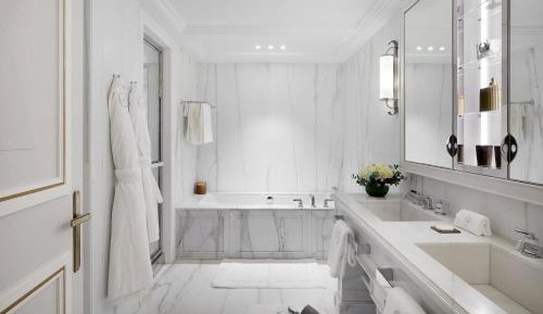 One-Bedroom Apartment with private access to Jacuzzi, Sauna and Hamman