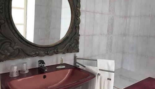 Family Room (No air-conditioning)