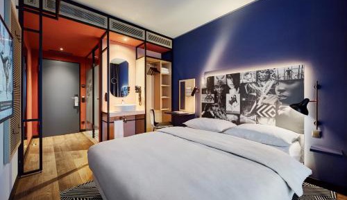 Queen Room