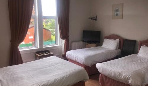 Family Room (2 Adults + 1 Child)