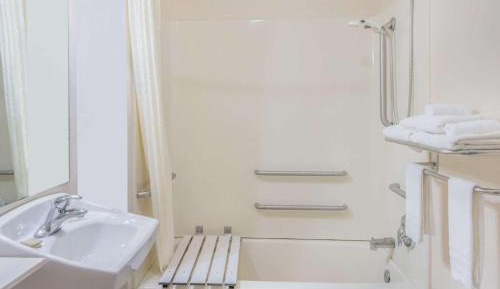 King Room - Non-Smoking