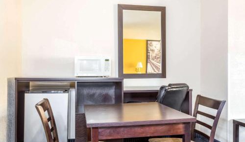 King Studio Suite - Non-Smoking