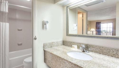 King Room - Non-Smoking