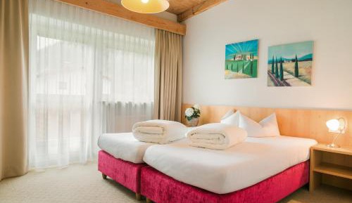 Apartment with Mountain View