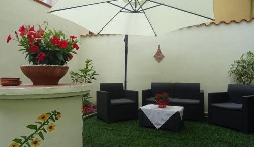 Standard King Room with Private Bathroom