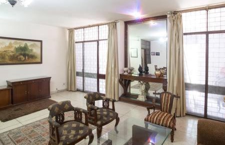 Villa with Garden View