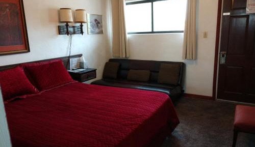 Queen Room with Mountain View